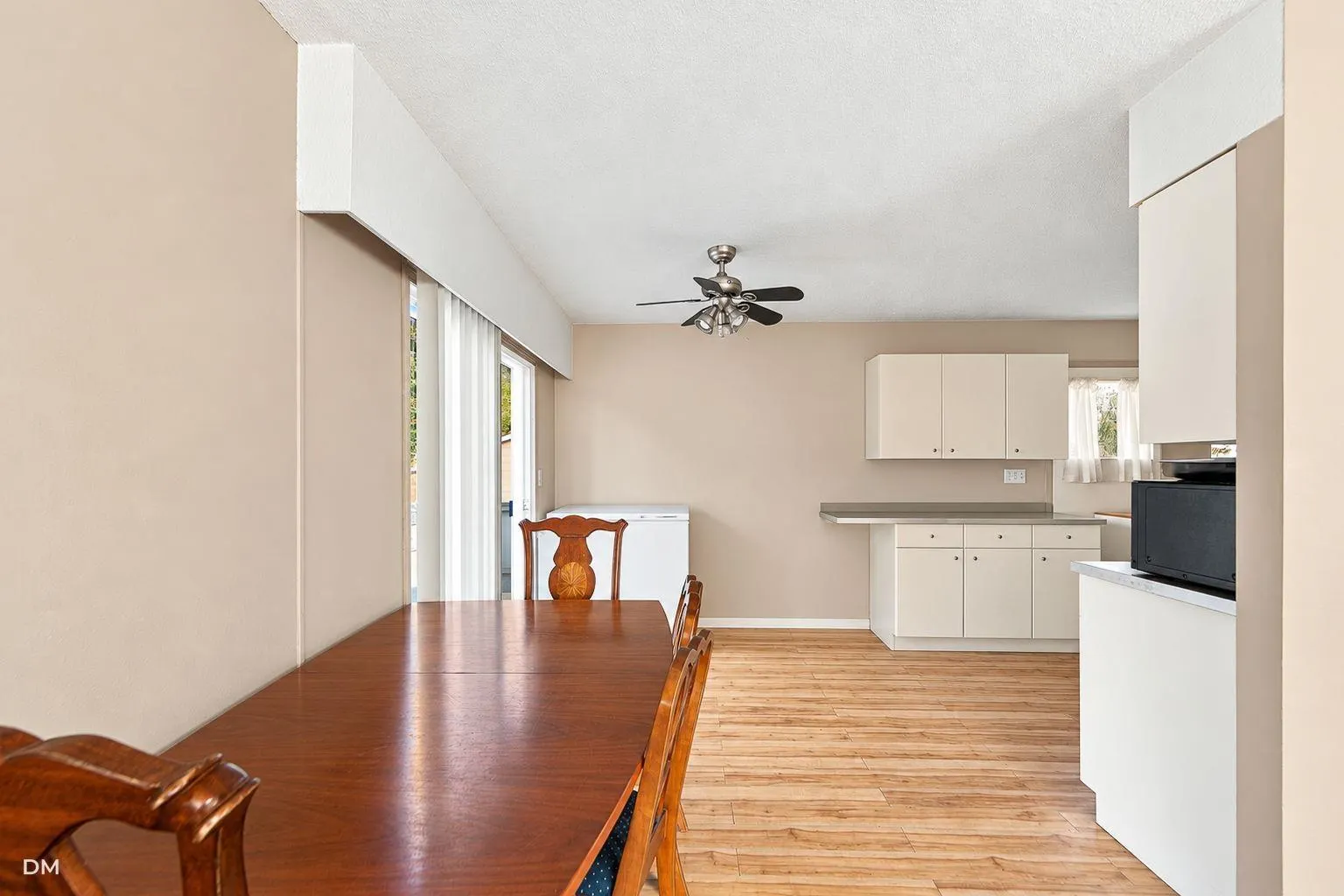 2548 SUNVALLEY CRESCENT