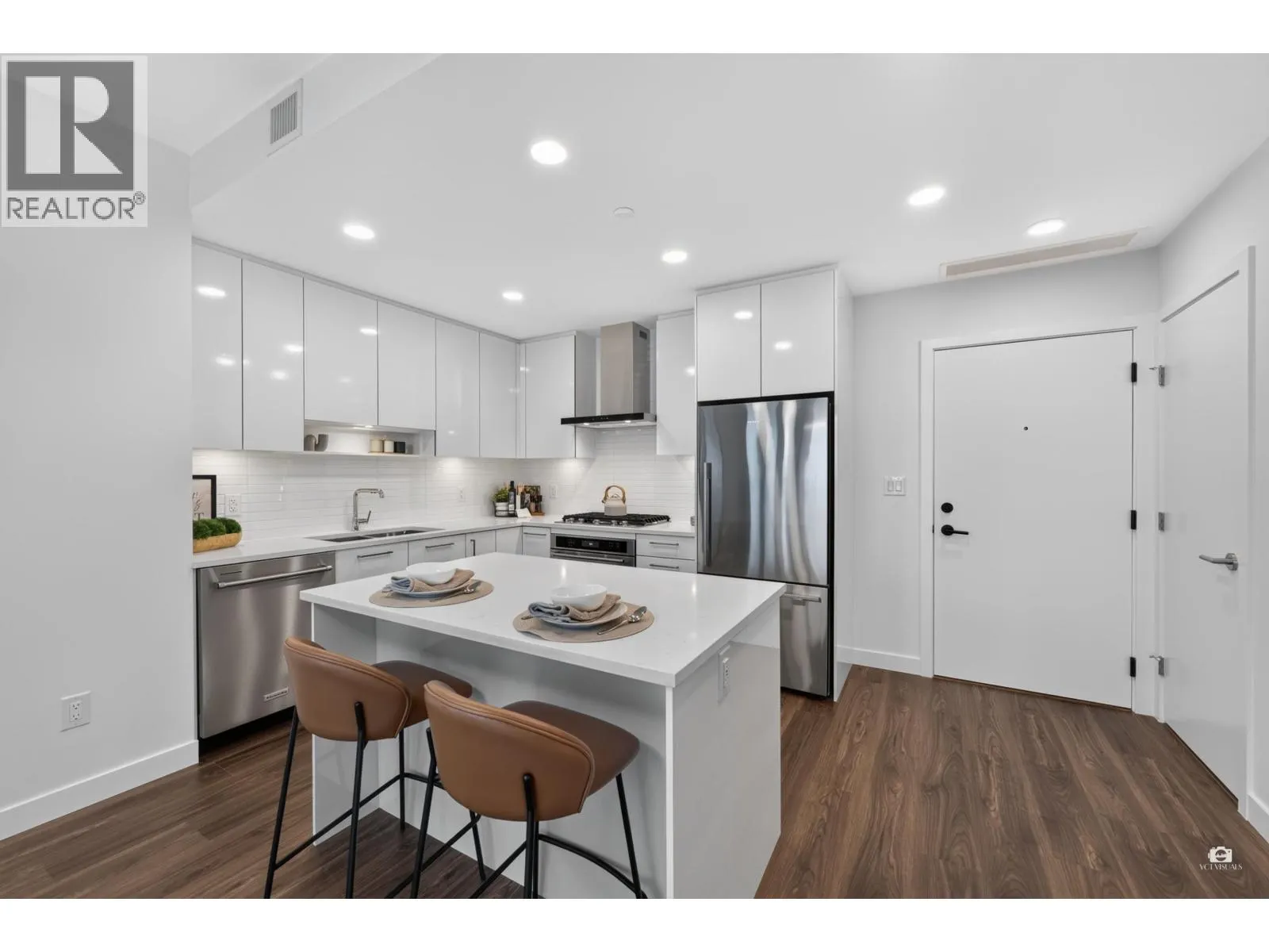 2207 518 CLARKE ROAD