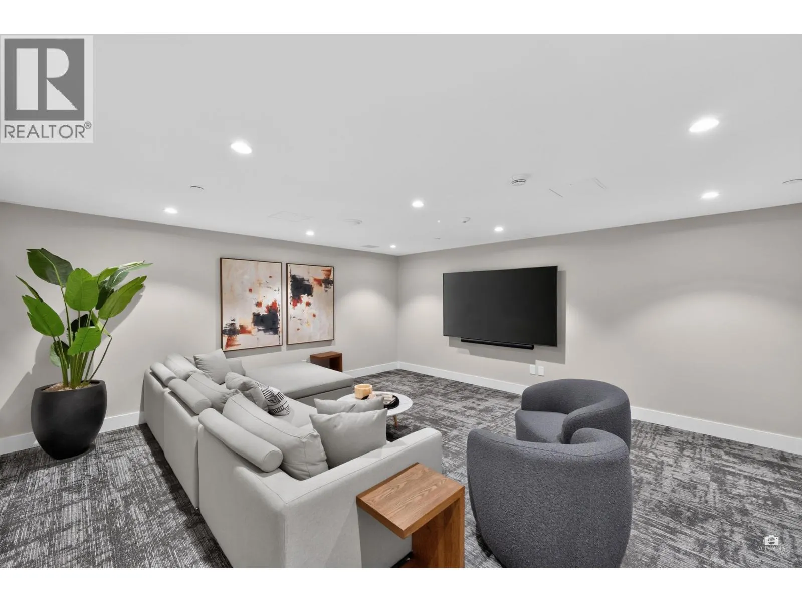 2207 518 CLARKE ROAD