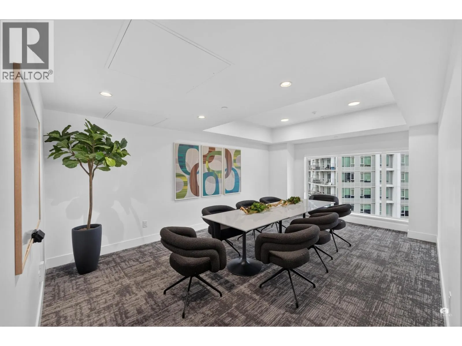 2207 518 CLARKE ROAD