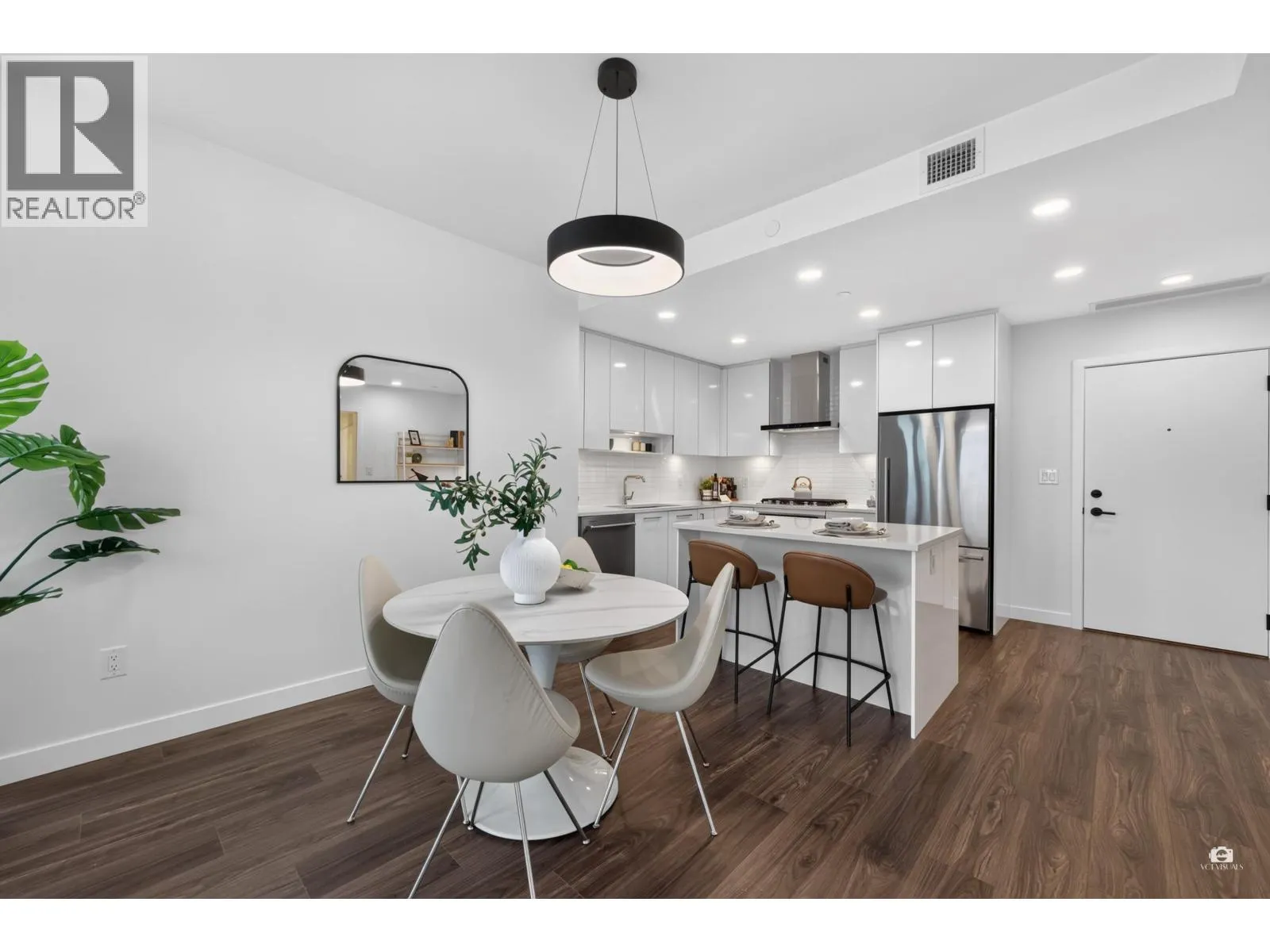 2207 518 CLARKE ROAD