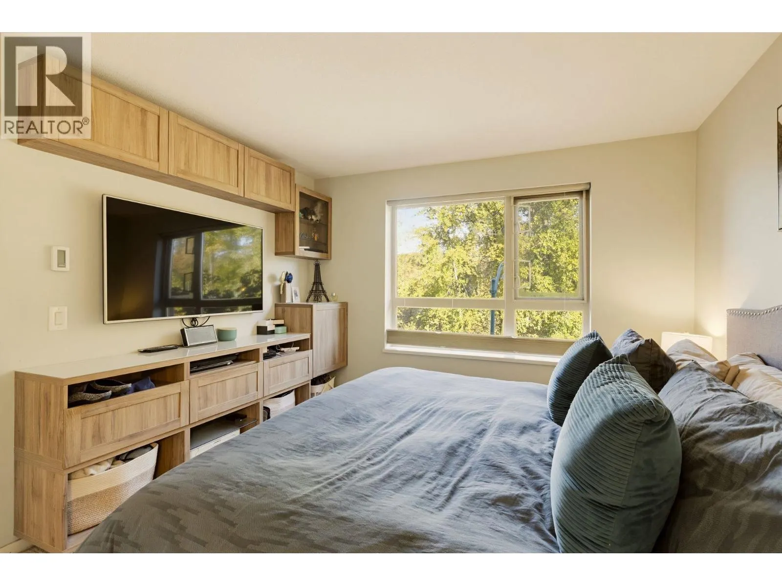 205 700 KLAHANIE DRIVE
