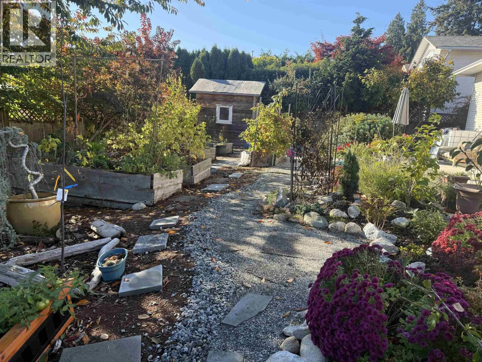 811 AURORA WAY