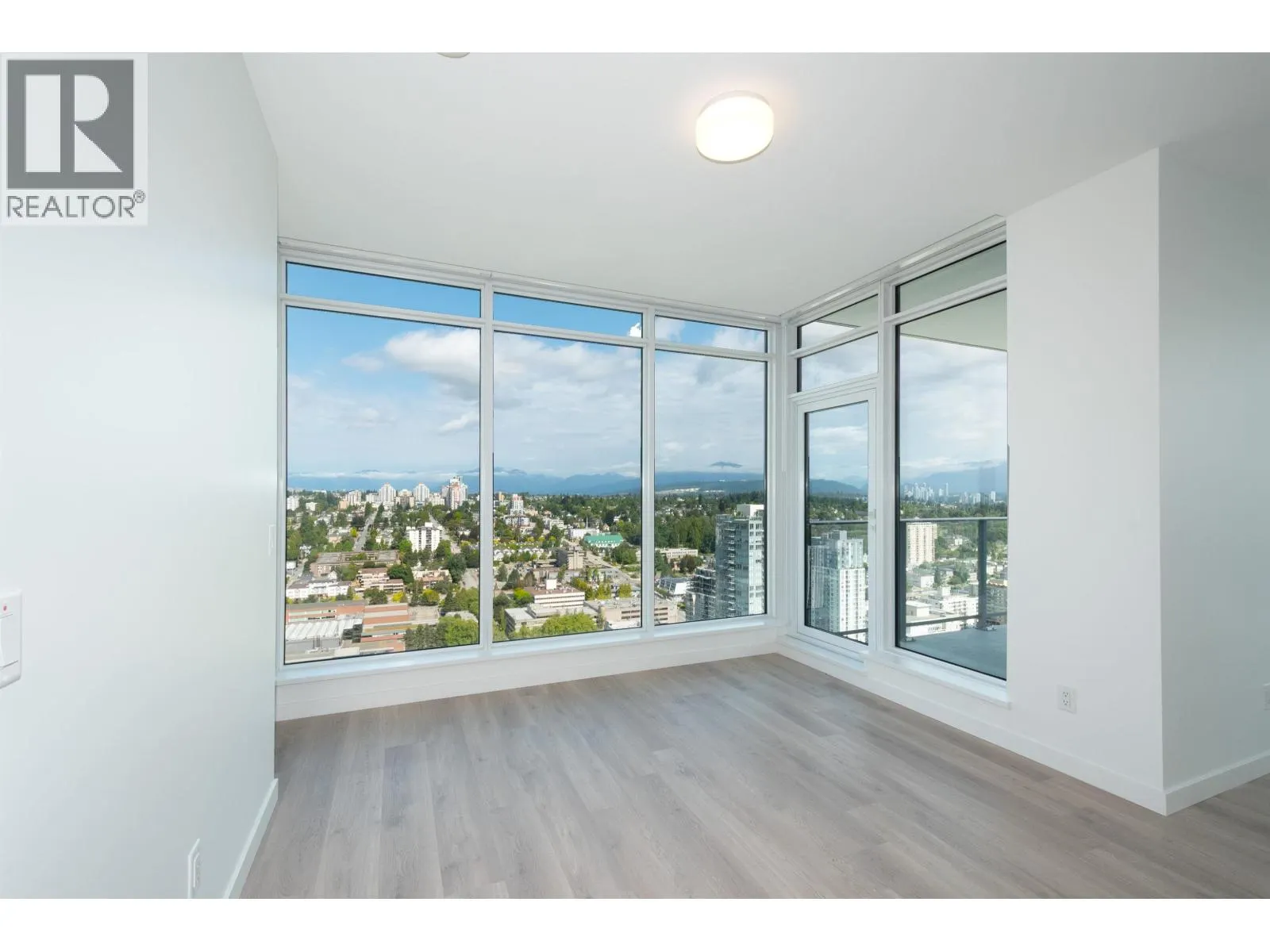4004 680 QUAYSIDE DRIVE