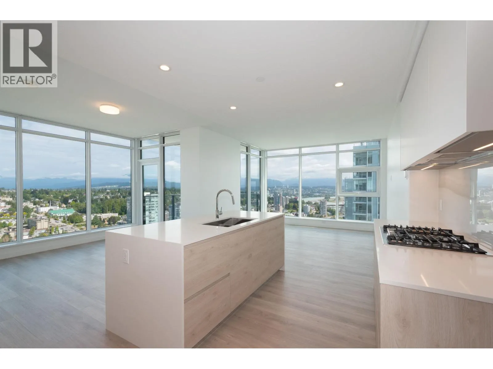 4004 680 QUAYSIDE DRIVE