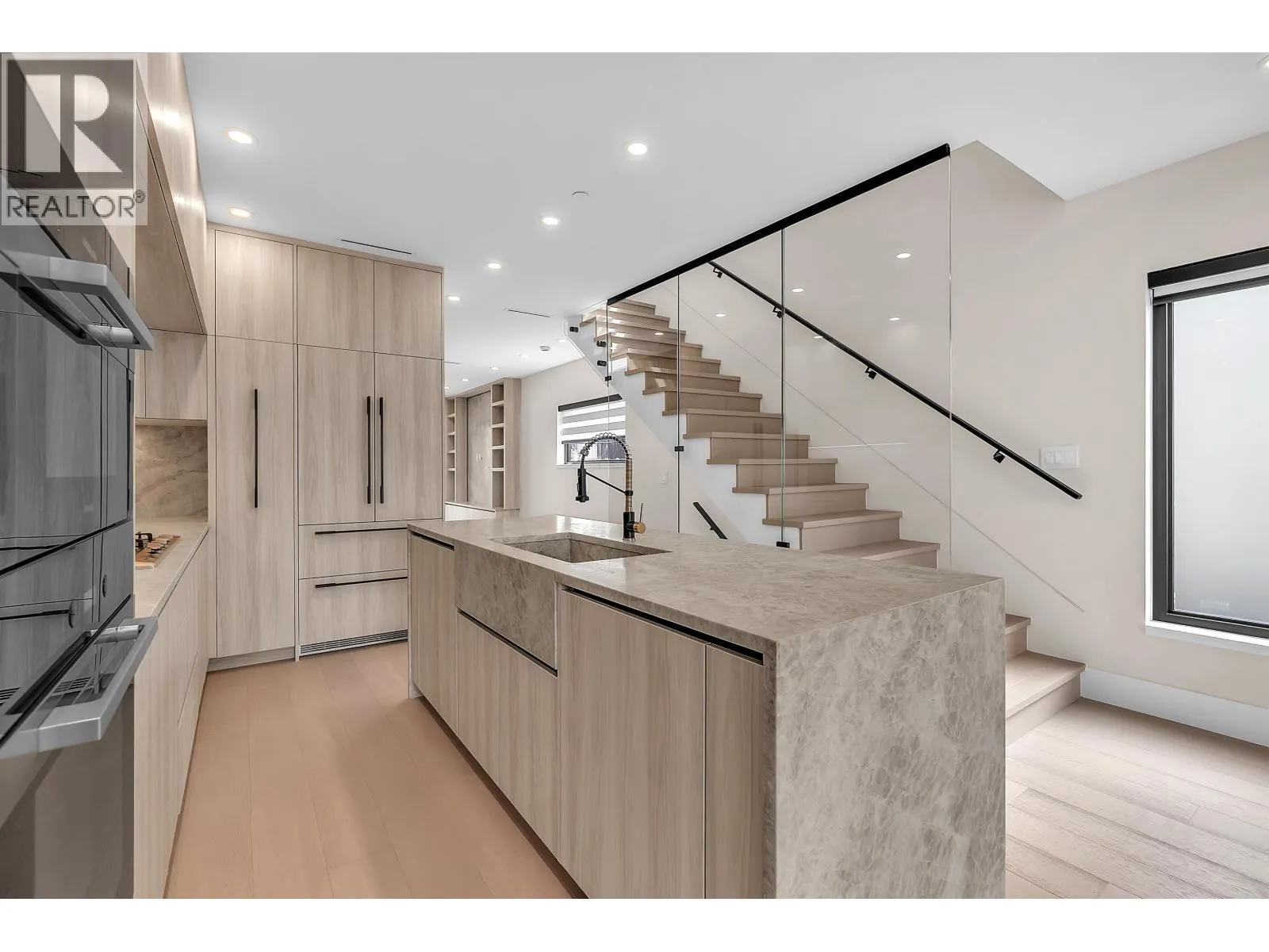 504 E 5TH STREET
