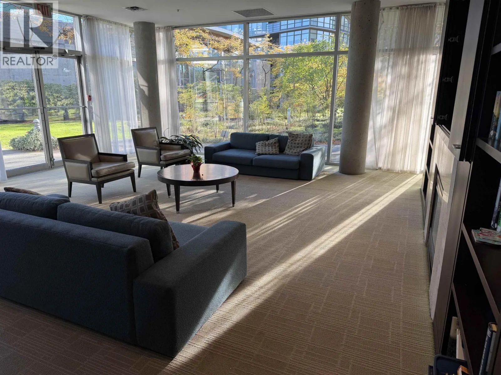 2501 1408 STRATHMORE MEWS