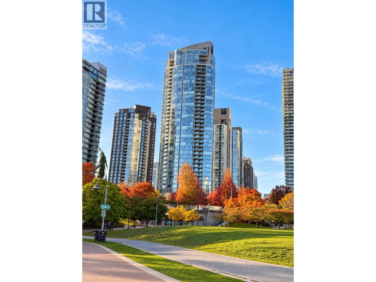 2501 1408 STRATHMORE MEWS