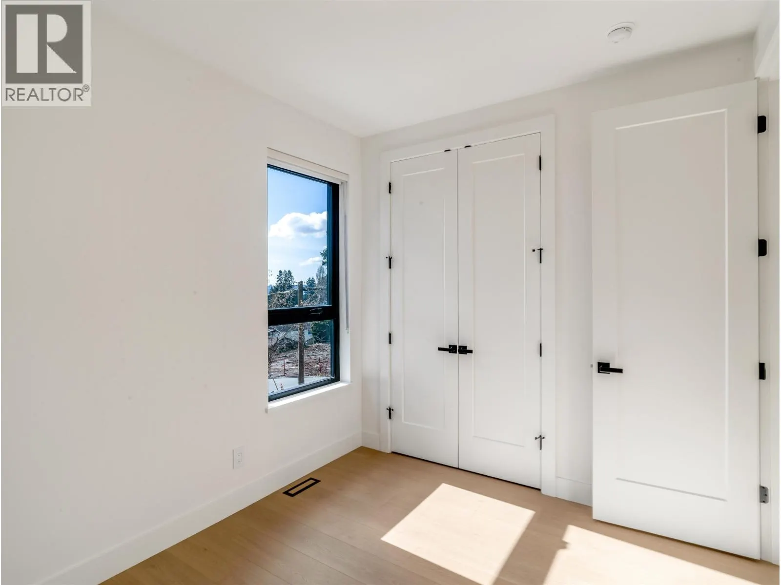 103 359 LAVAL STREET