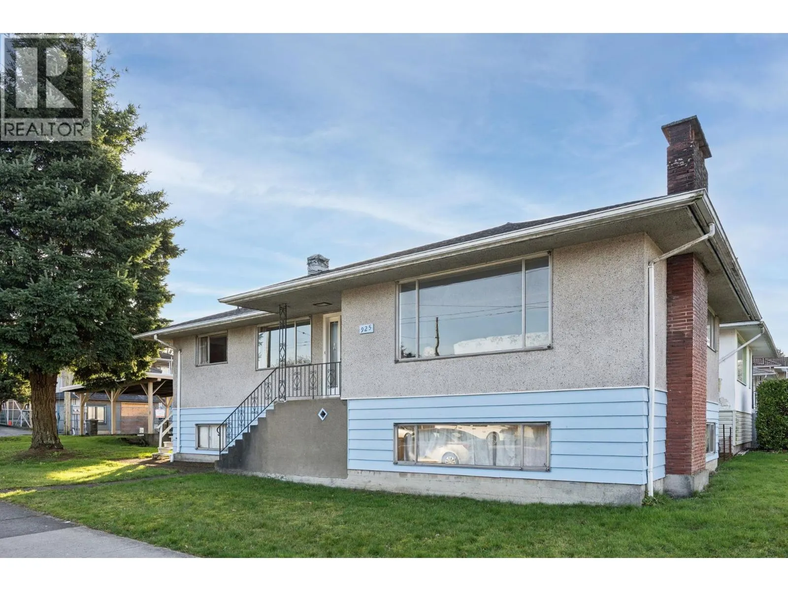 925 NANAIMO STREET