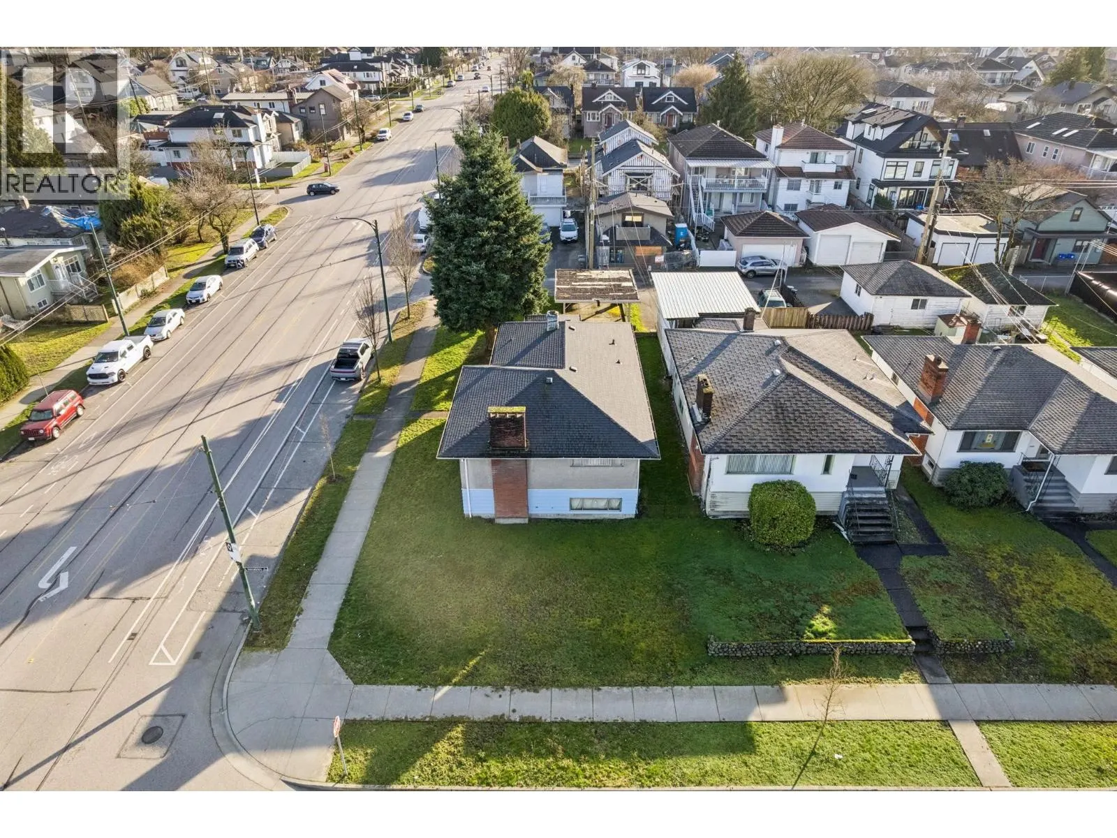 925 NANAIMO STREET
