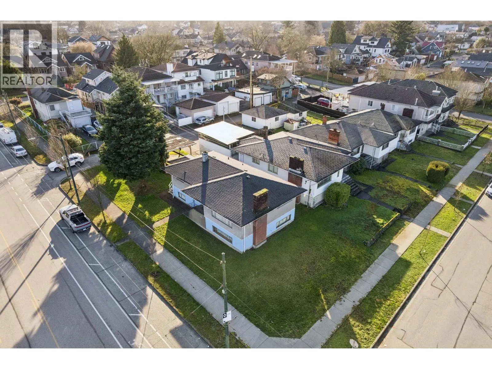 925 NANAIMO STREET