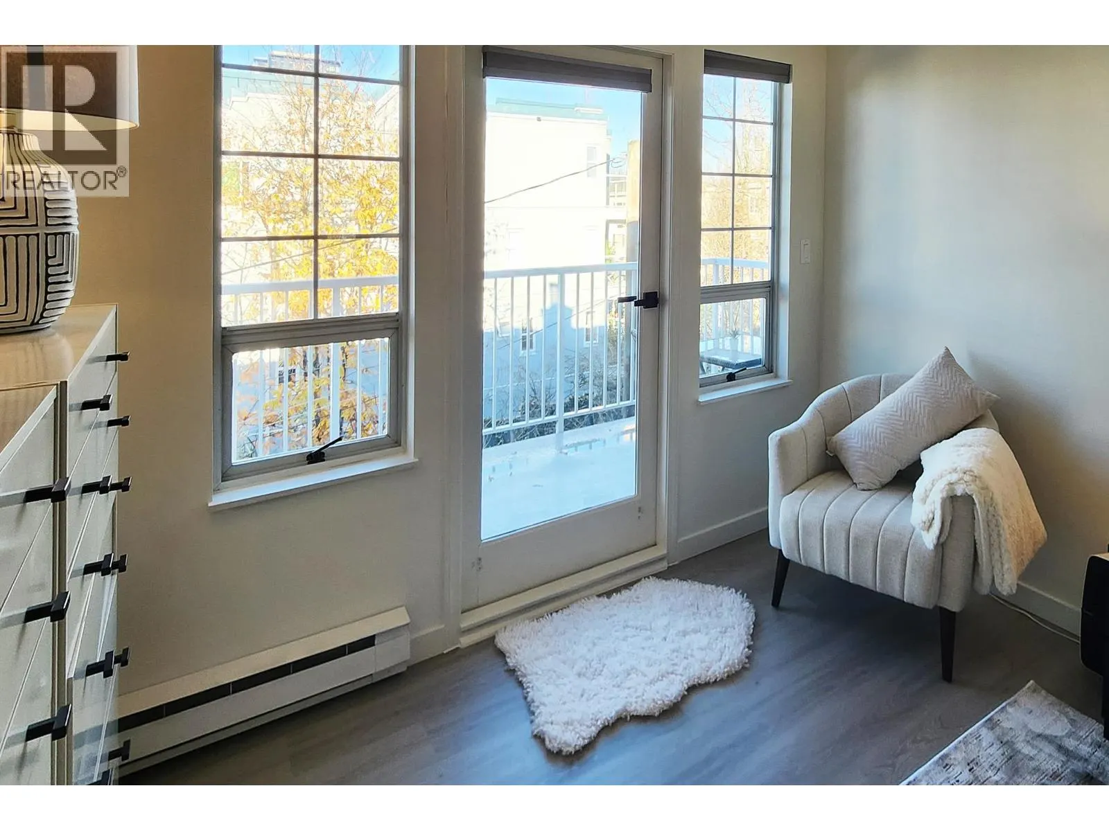 402 8772 SW MARINE DRIVE