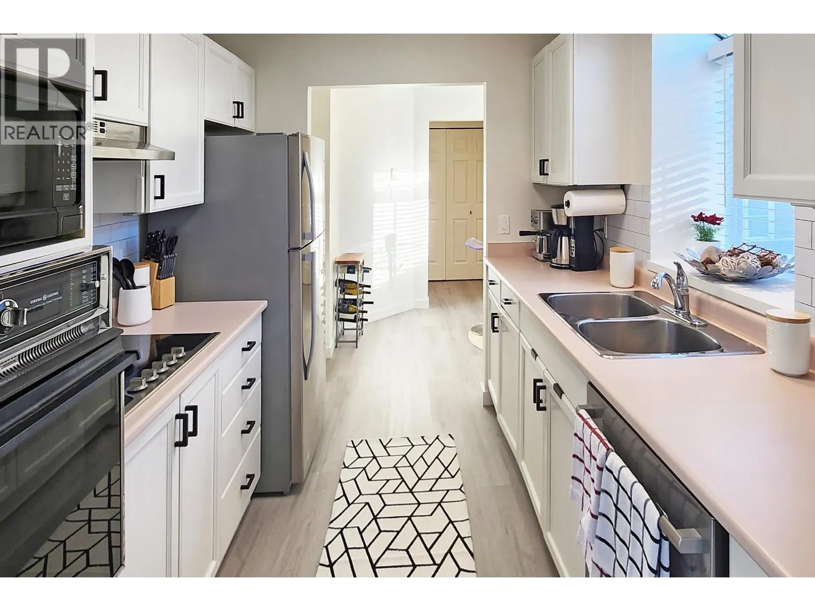 402 8772 SW MARINE DRIVE