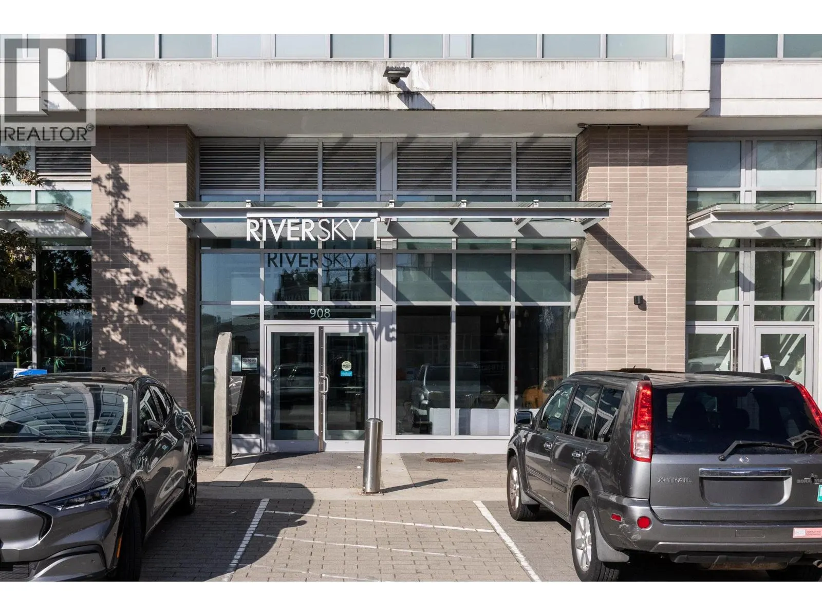 1607 908 QUAYSIDE DRIVE