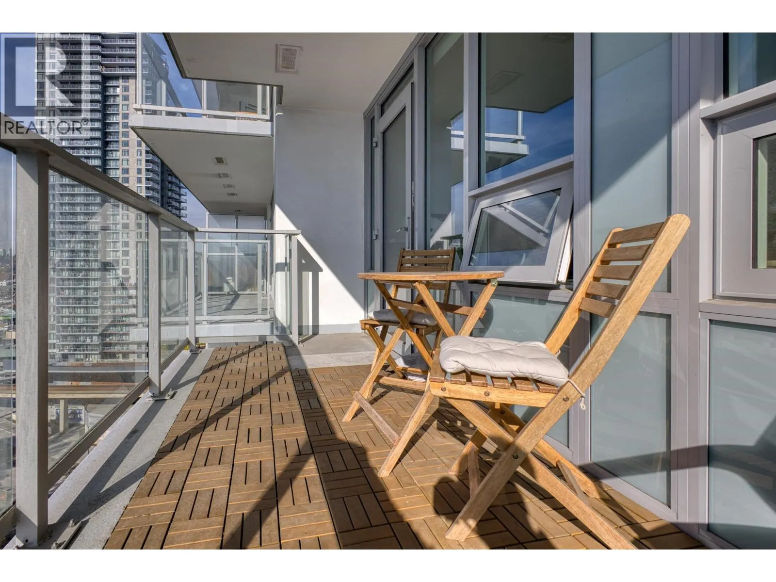 1607 908 QUAYSIDE DRIVE