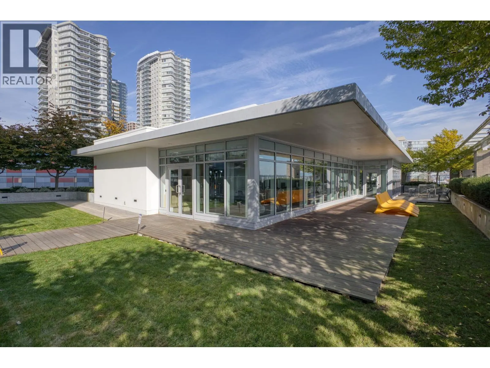 1607 908 QUAYSIDE DRIVE