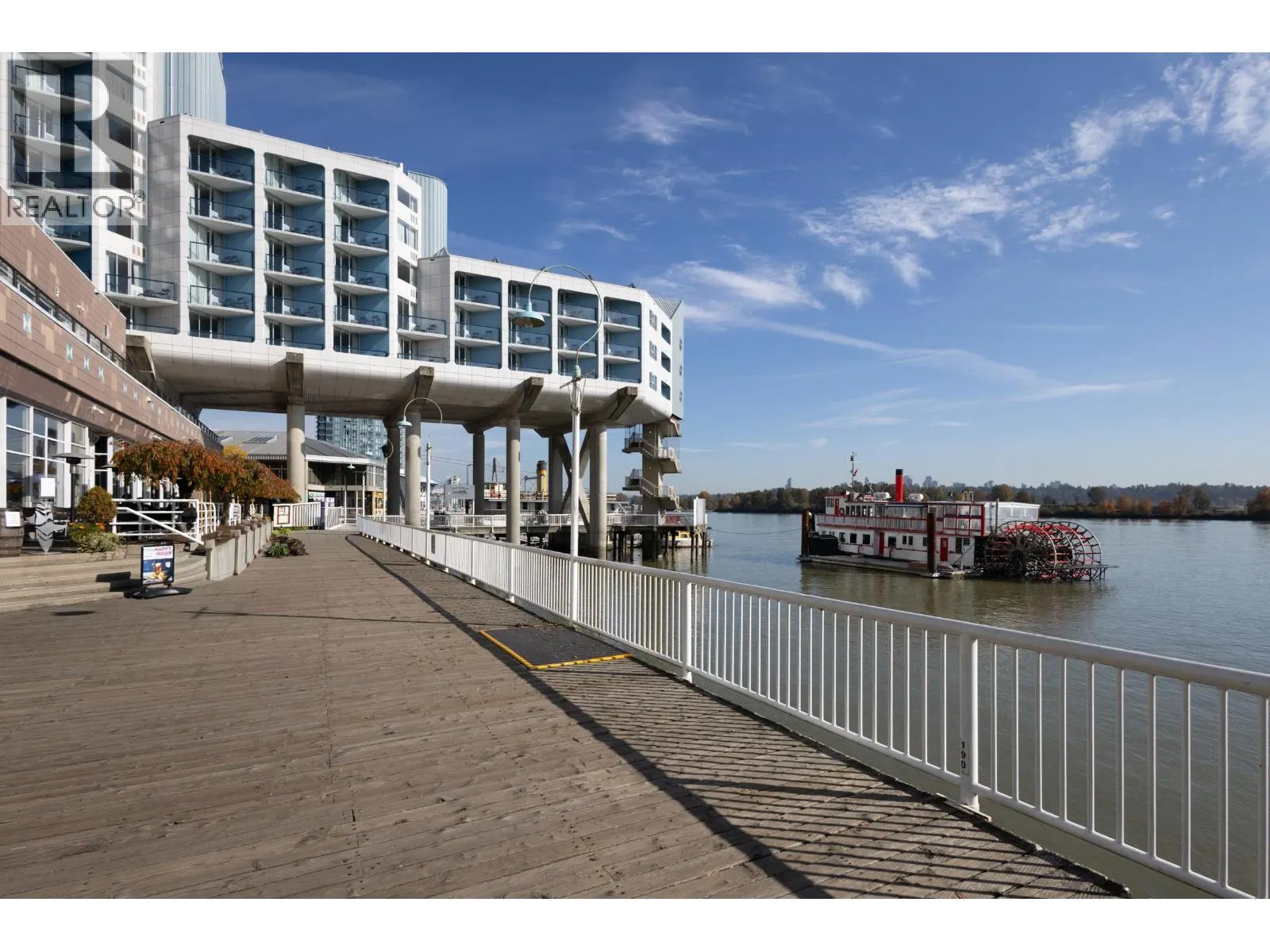 1607 908 QUAYSIDE DRIVE
