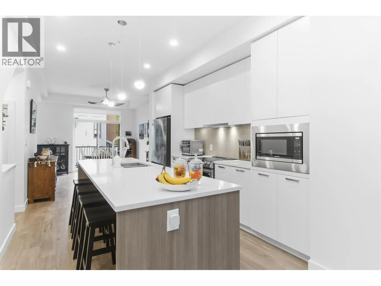 18 351 COPPER DRIVE