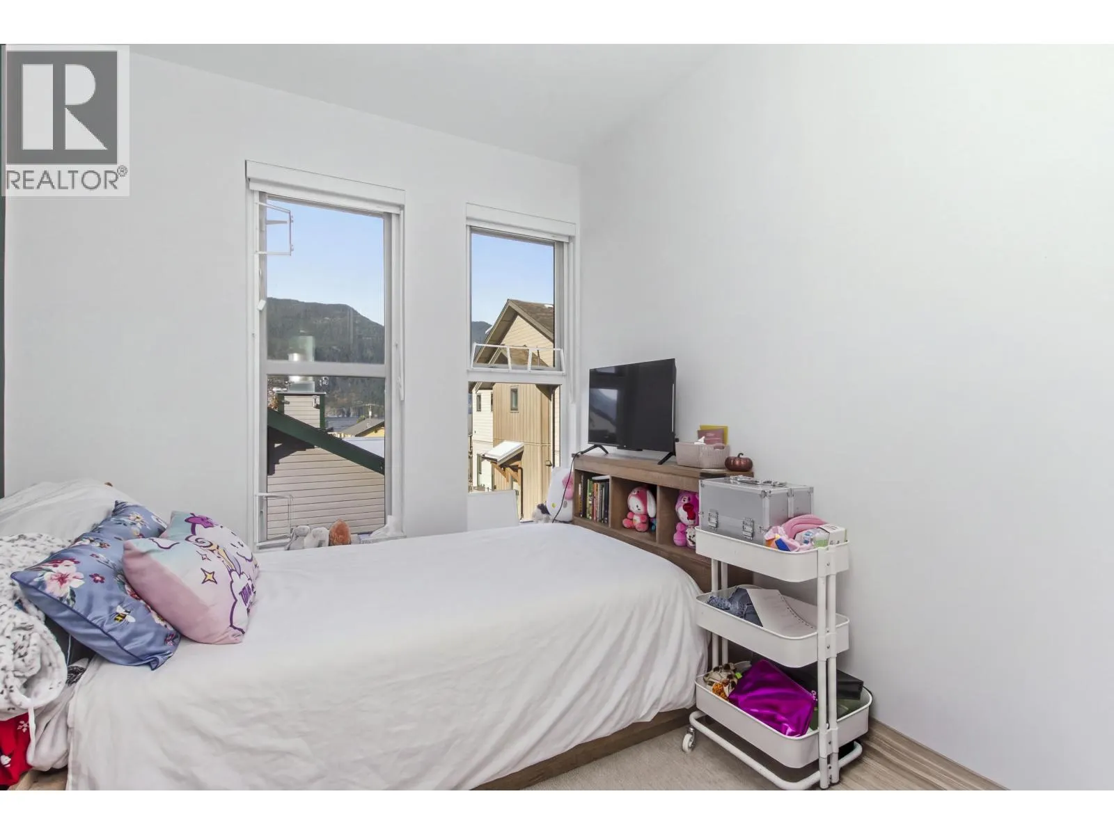 18 351 COPPER DRIVE