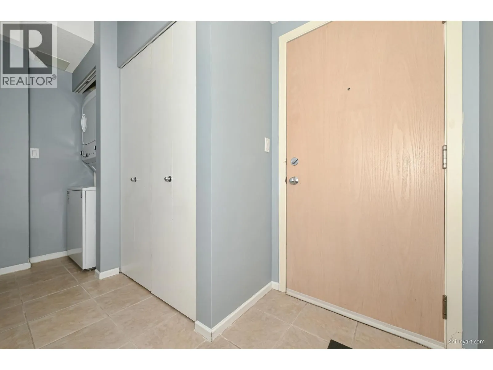 1404 8871 LANSDOWNE ROAD
