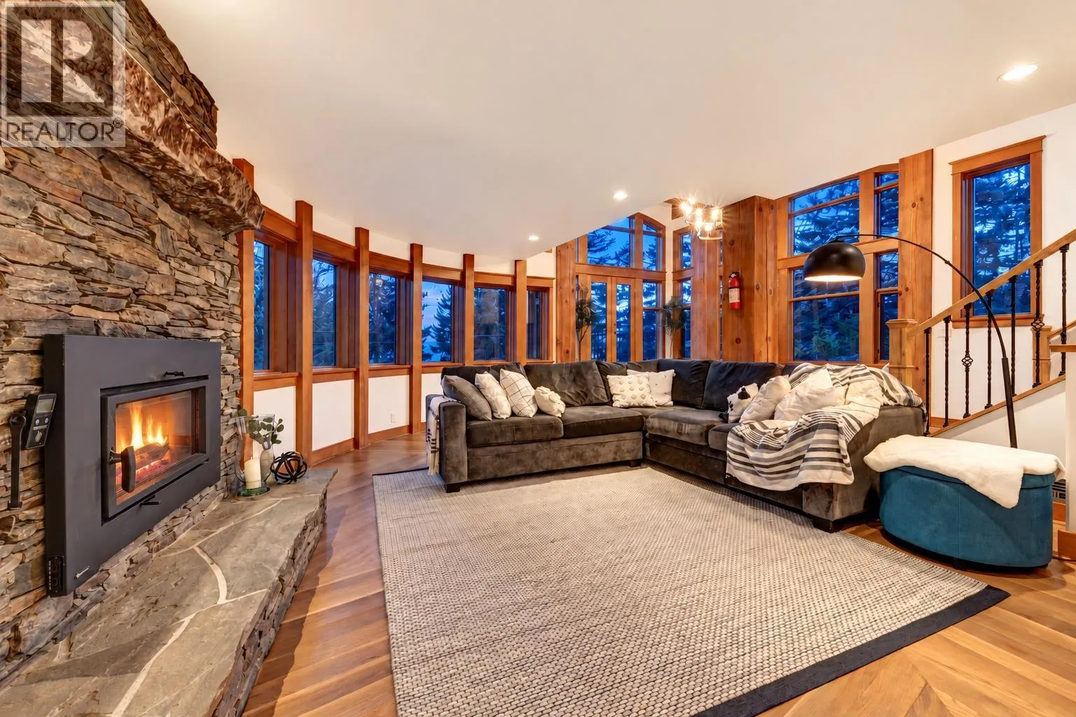 8348 MOUNTAIN VIEW DRIVE