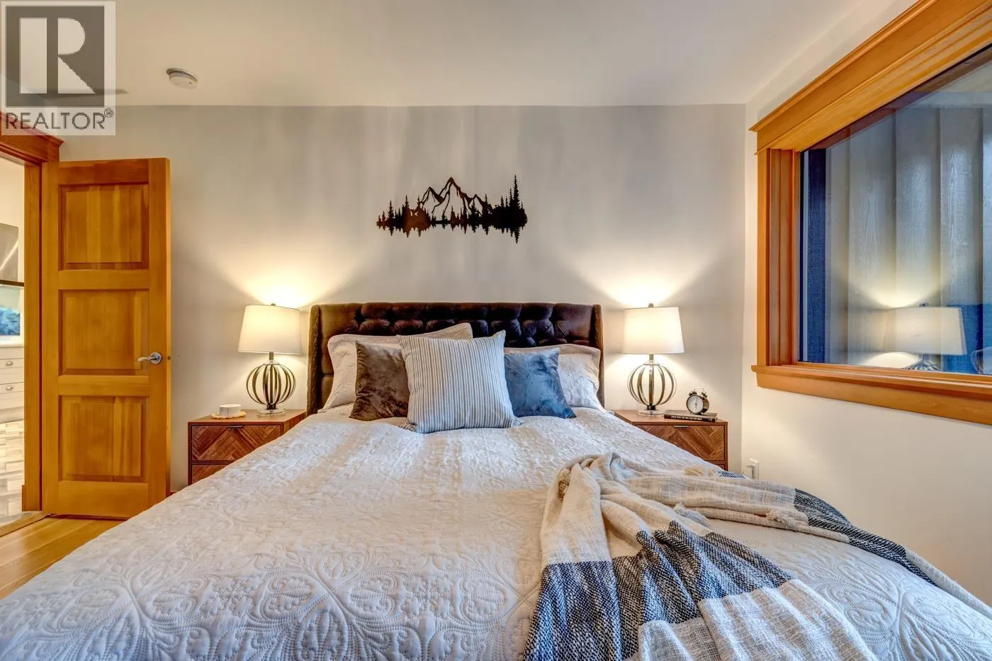 8348 MOUNTAIN VIEW DRIVE