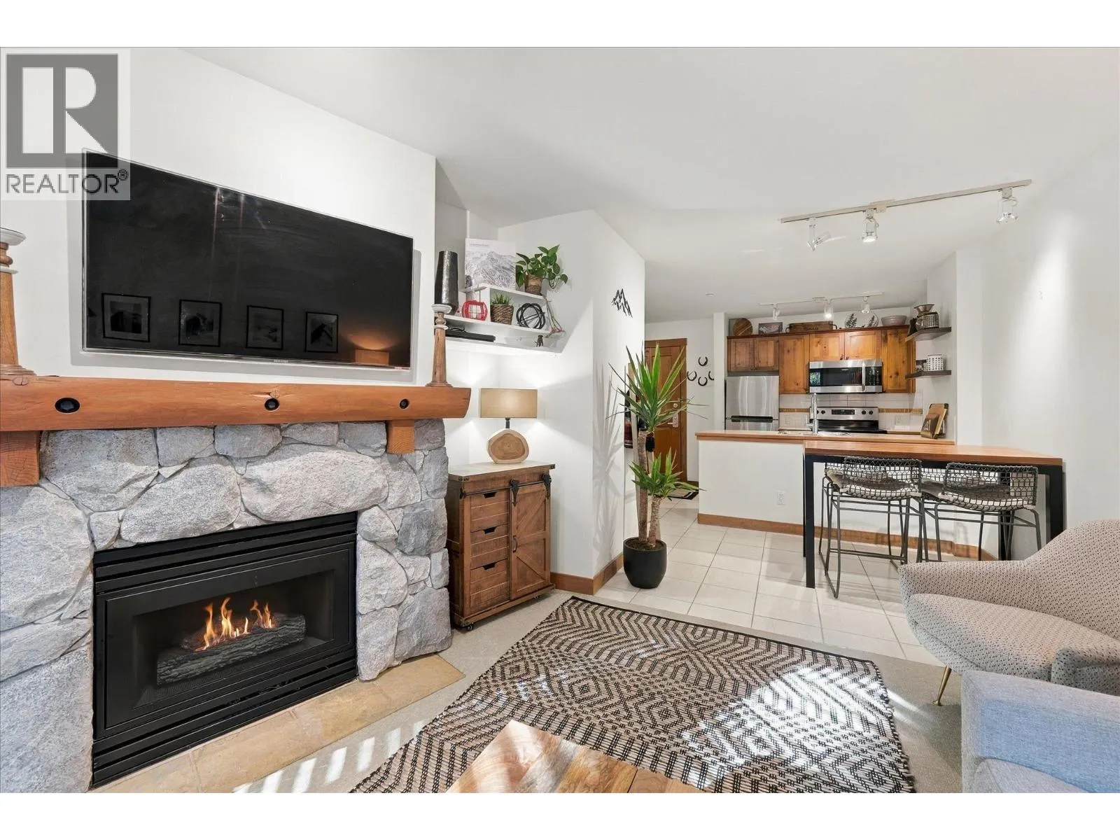 318 4660 BLACKCOMB WAY