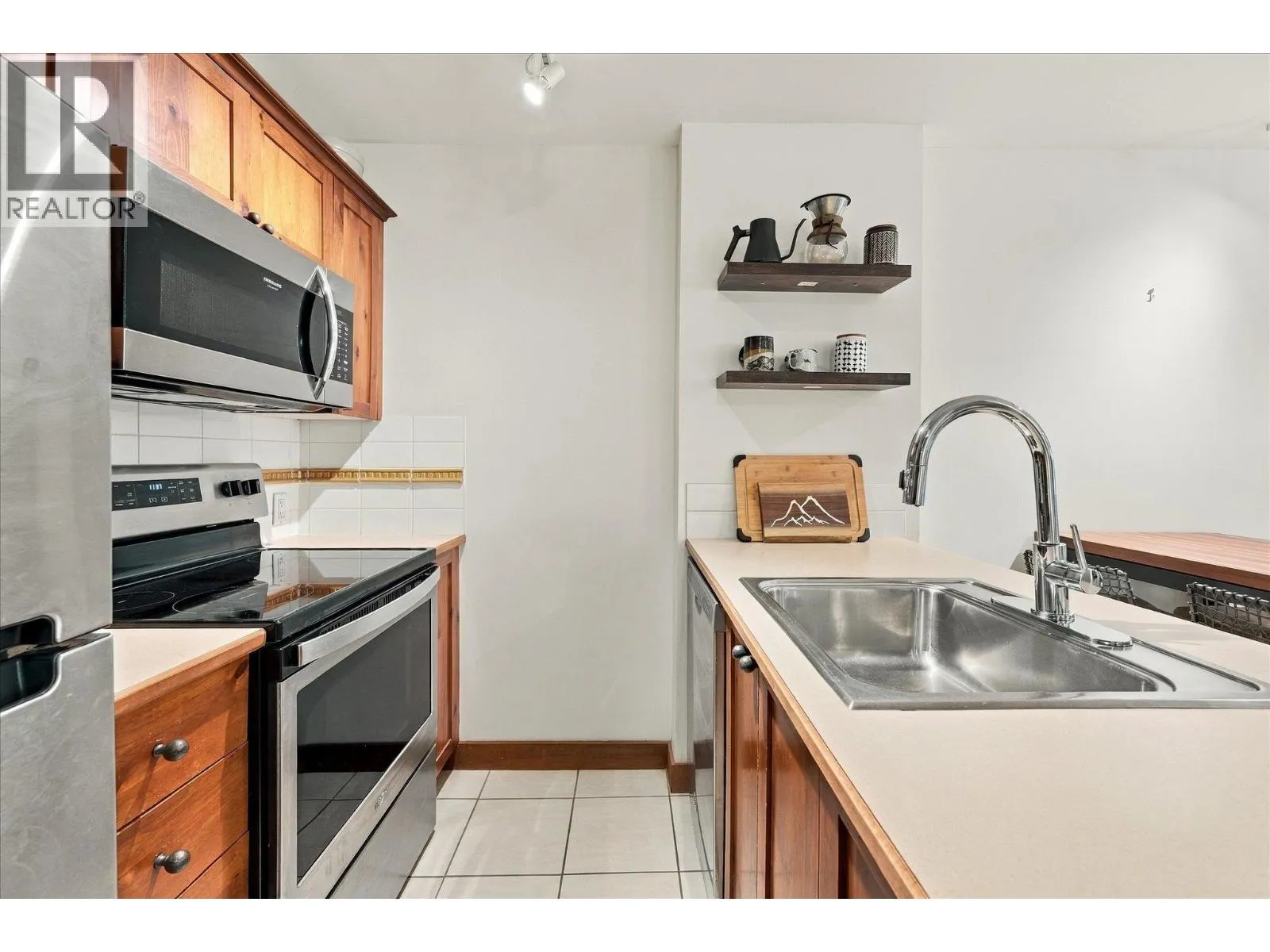 318 4660 BLACKCOMB WAY