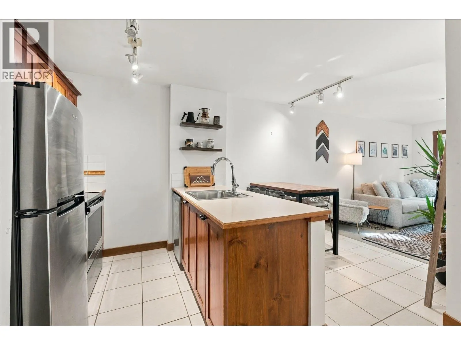 318 4660 BLACKCOMB WAY