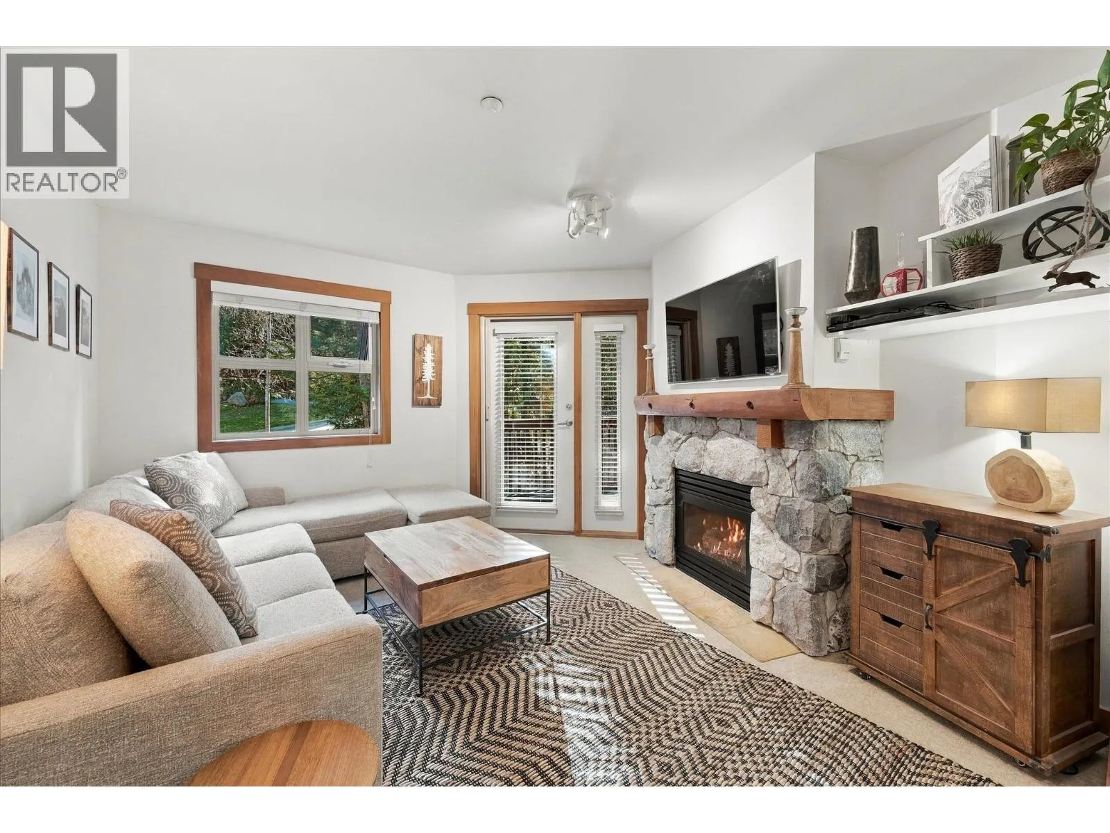 318 4660 BLACKCOMB WAY