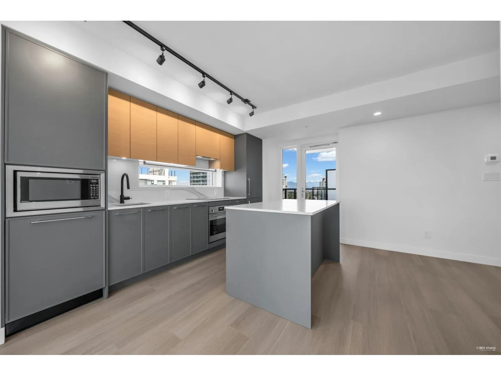 3303 13725 GEORGE JUNCTION STREET