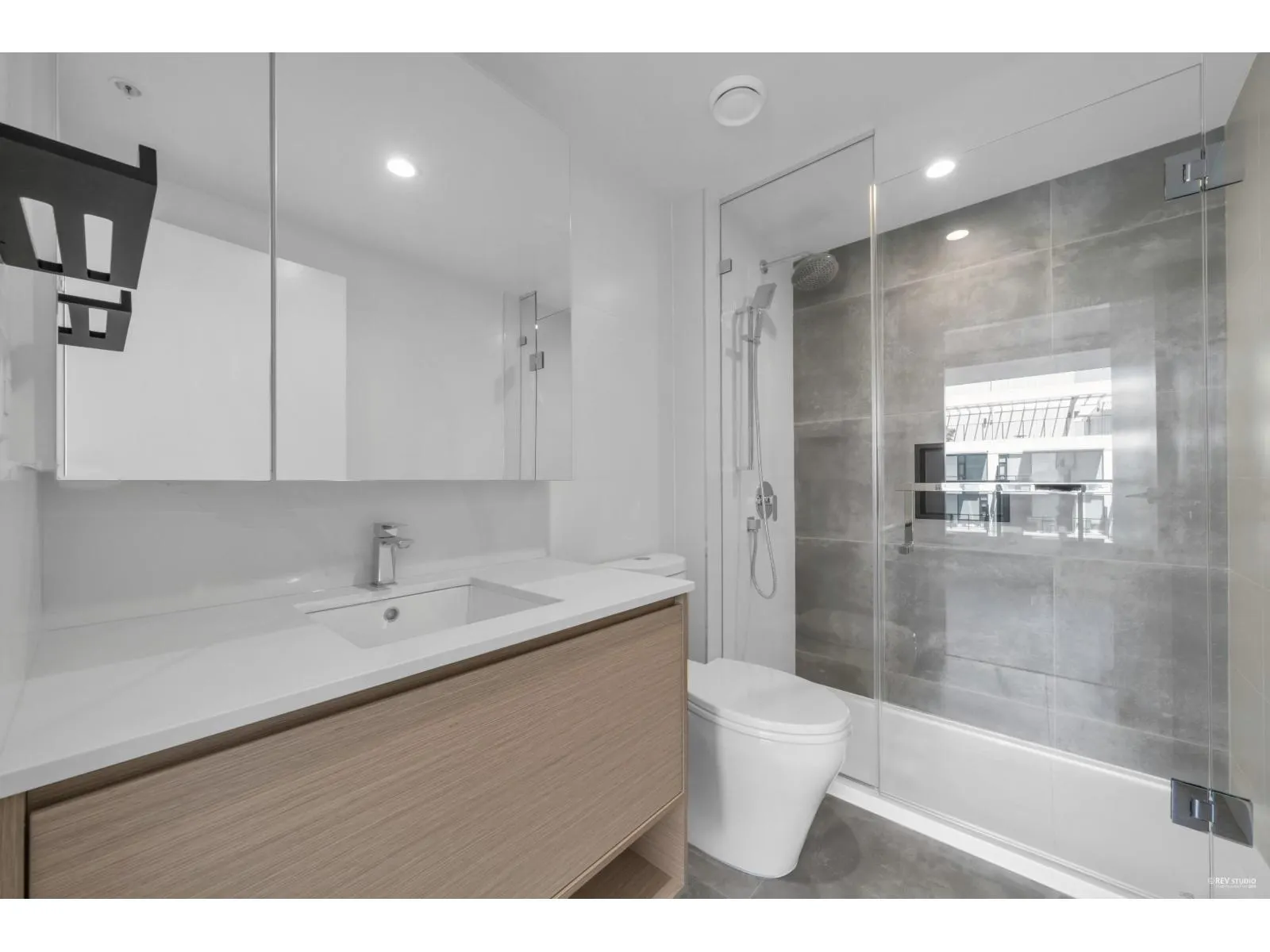 3303 13725 GEORGE JUNCTION STREET
