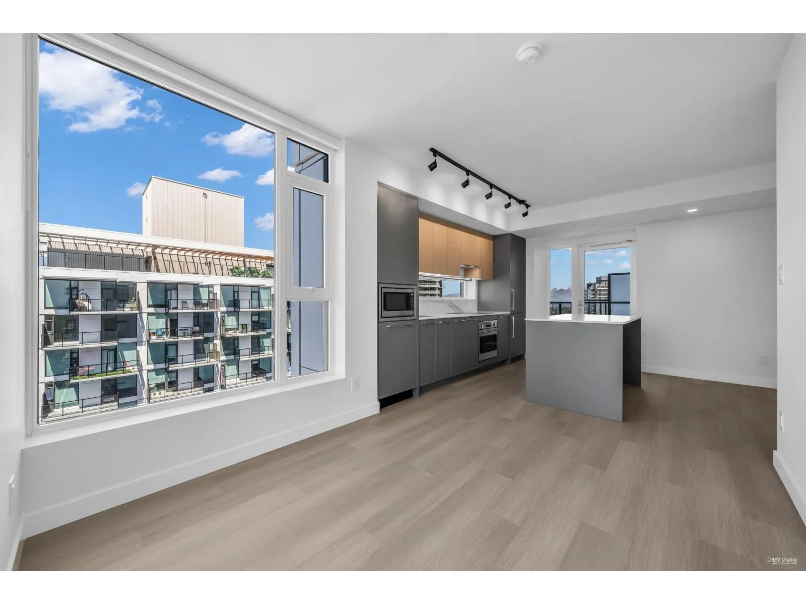 3303 13725 GEORGE JUNCTION STREET