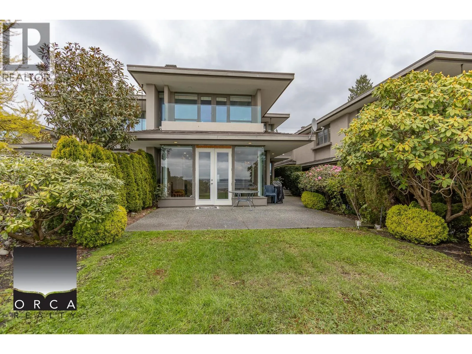 2424 BELLEVUE AVENUE
