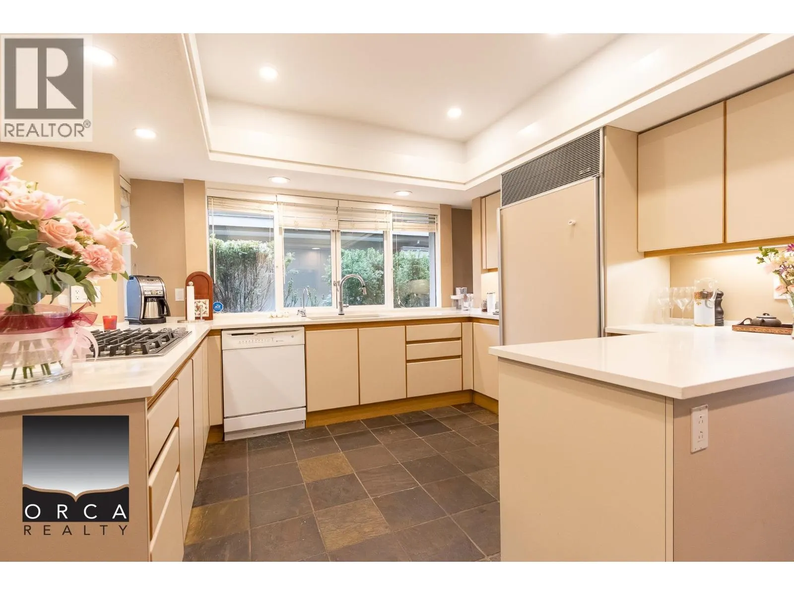2424 BELLEVUE AVENUE