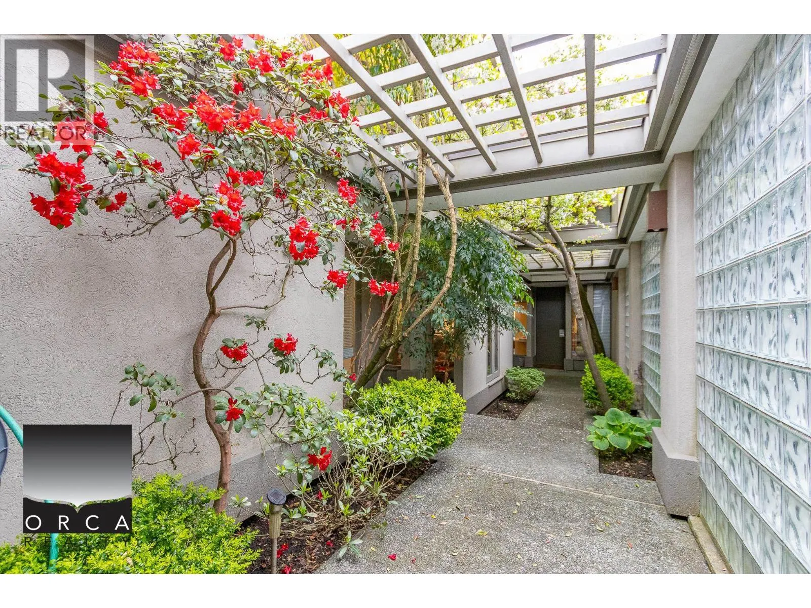 2424 BELLEVUE AVENUE