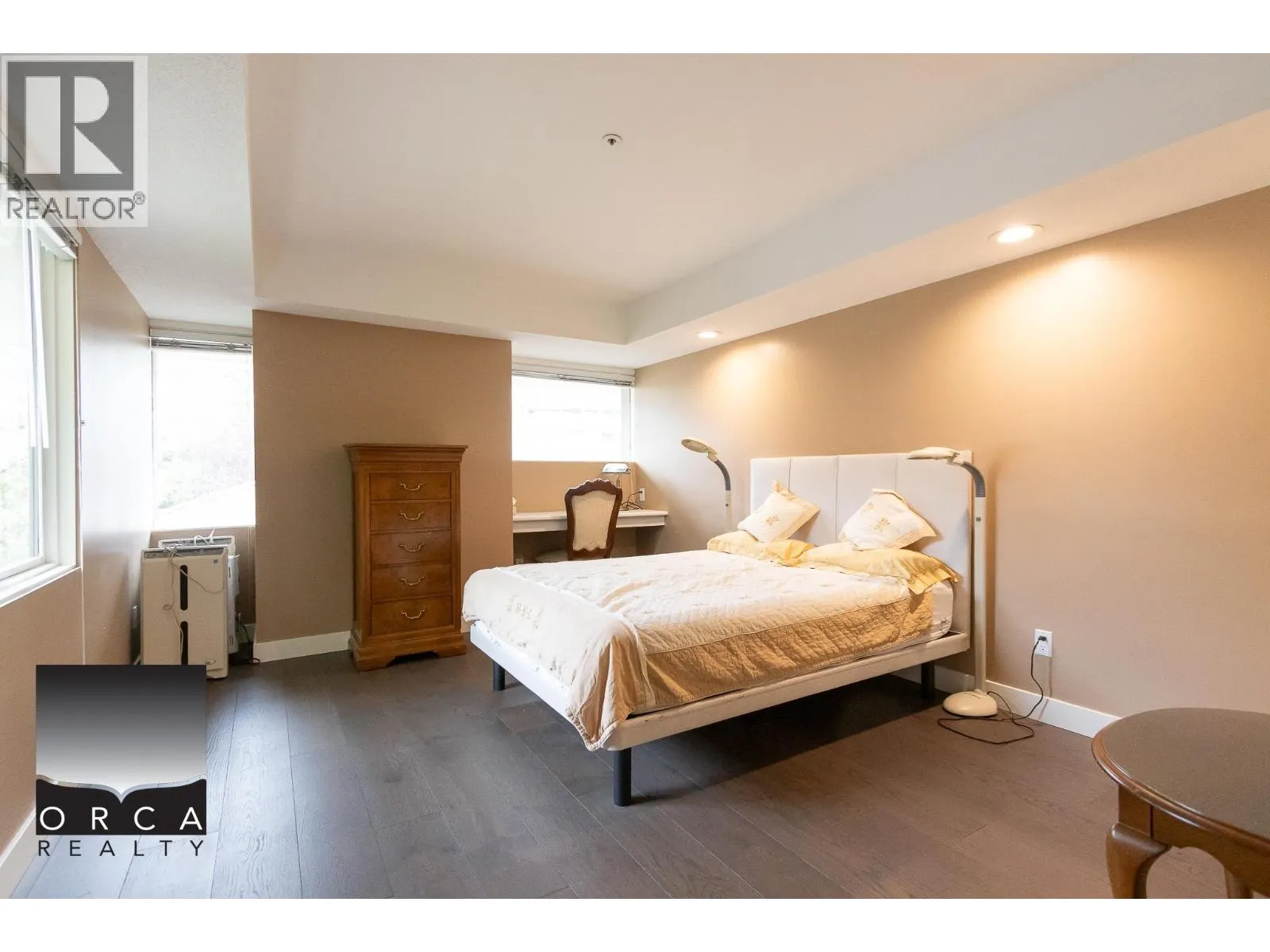 2424 BELLEVUE AVENUE