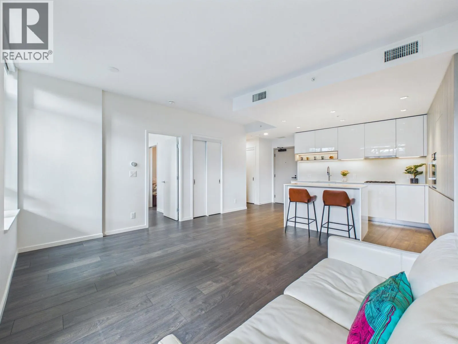 206 6788 MINORU BOULEVARD