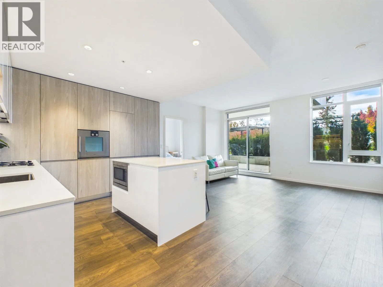 206 6788 MINORU BOULEVARD
