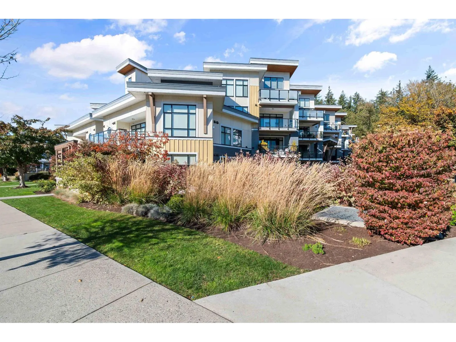 205 5384 TYEE LANE|Garrison Crossing