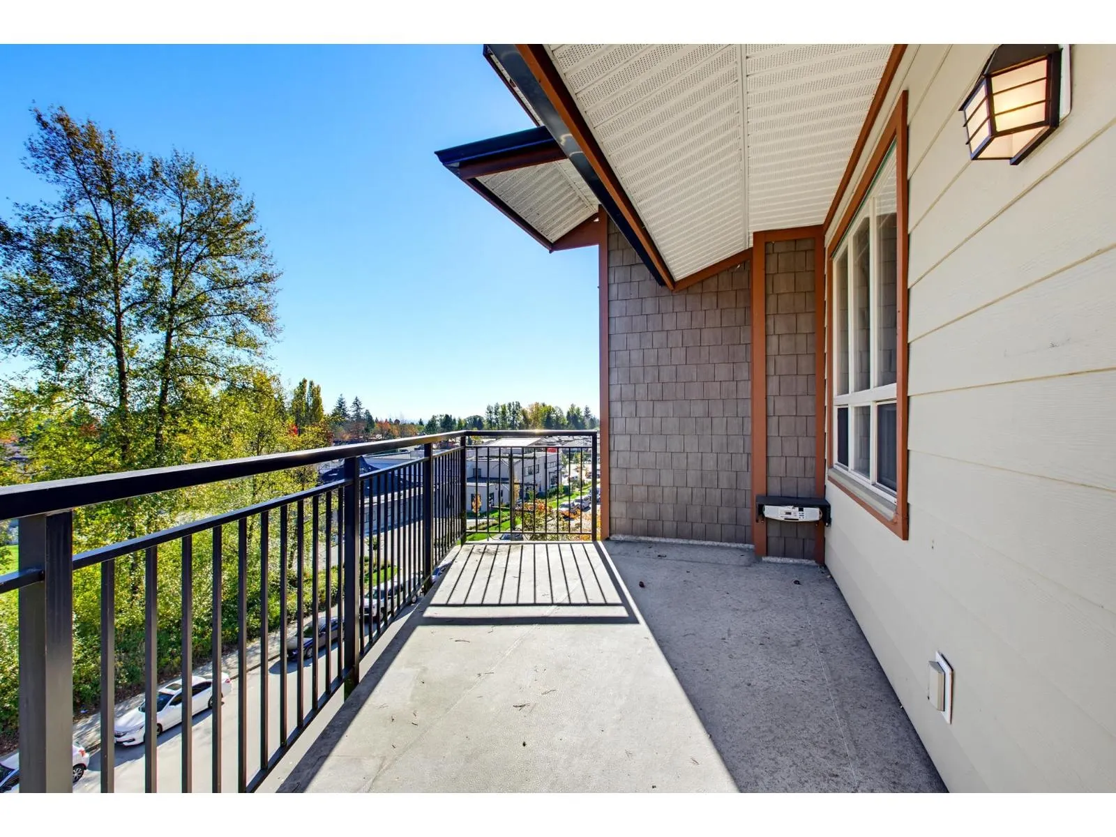 411 16068 83 AVENUE