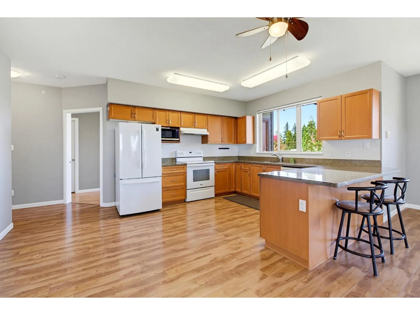 411 16068 83 AVENUE