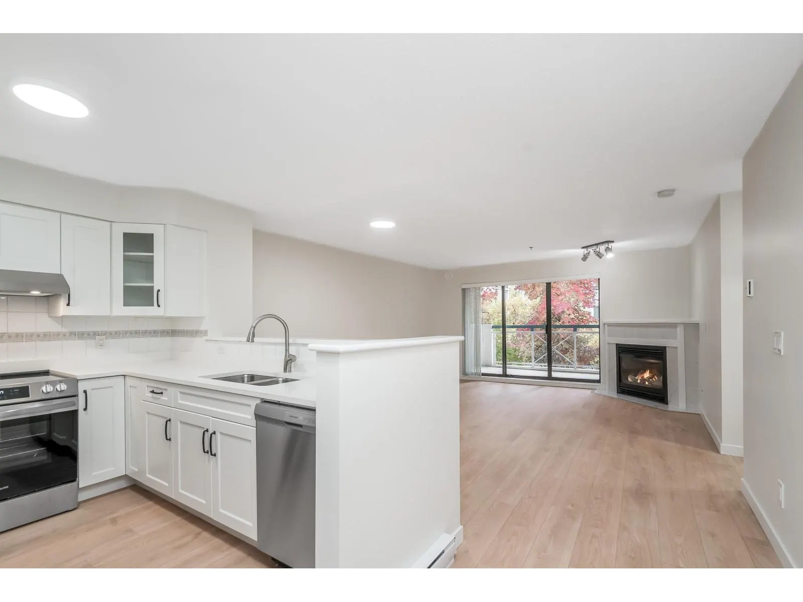 207 20268 54 AVENUE