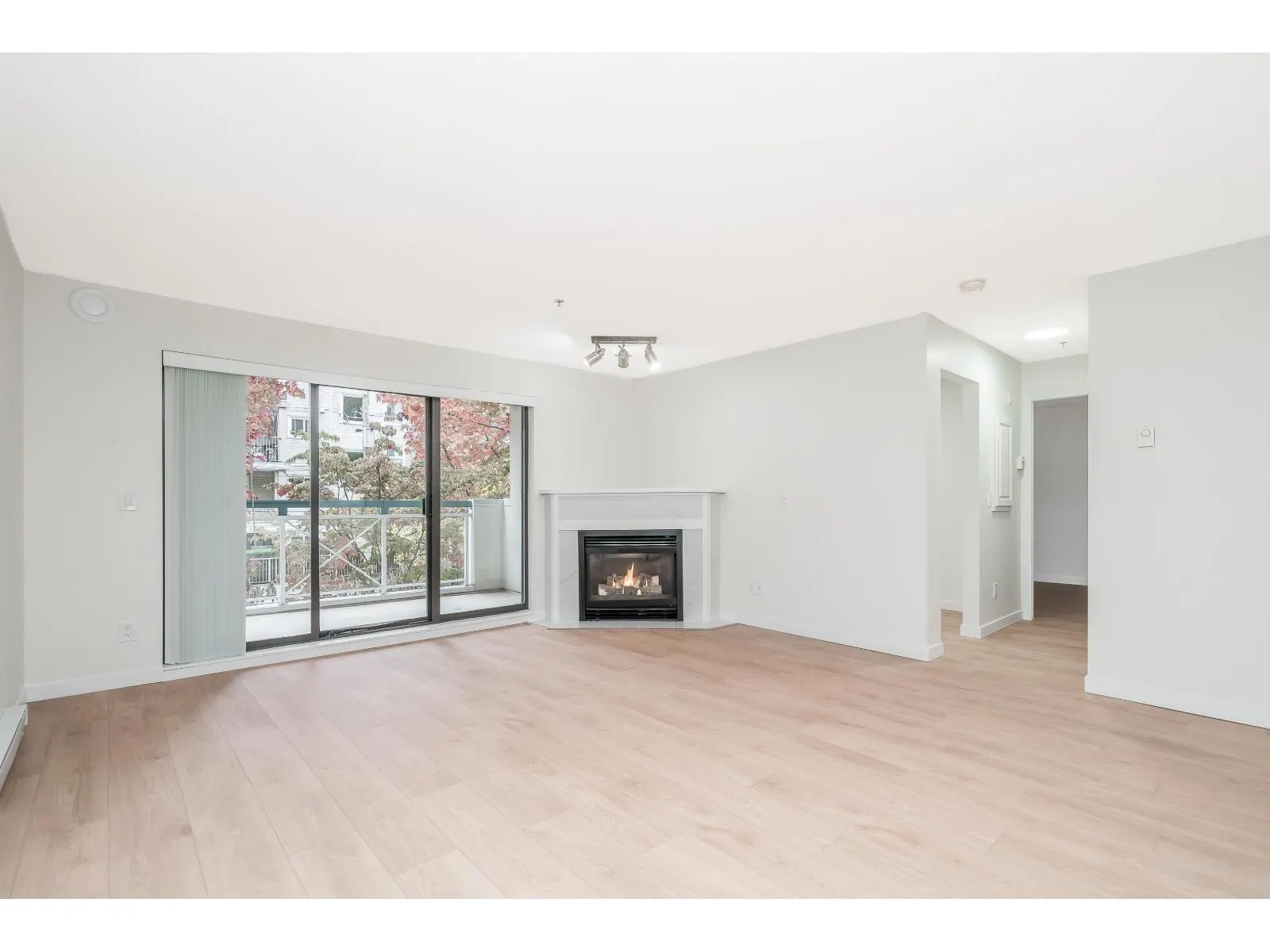 207 20268 54 AVENUE