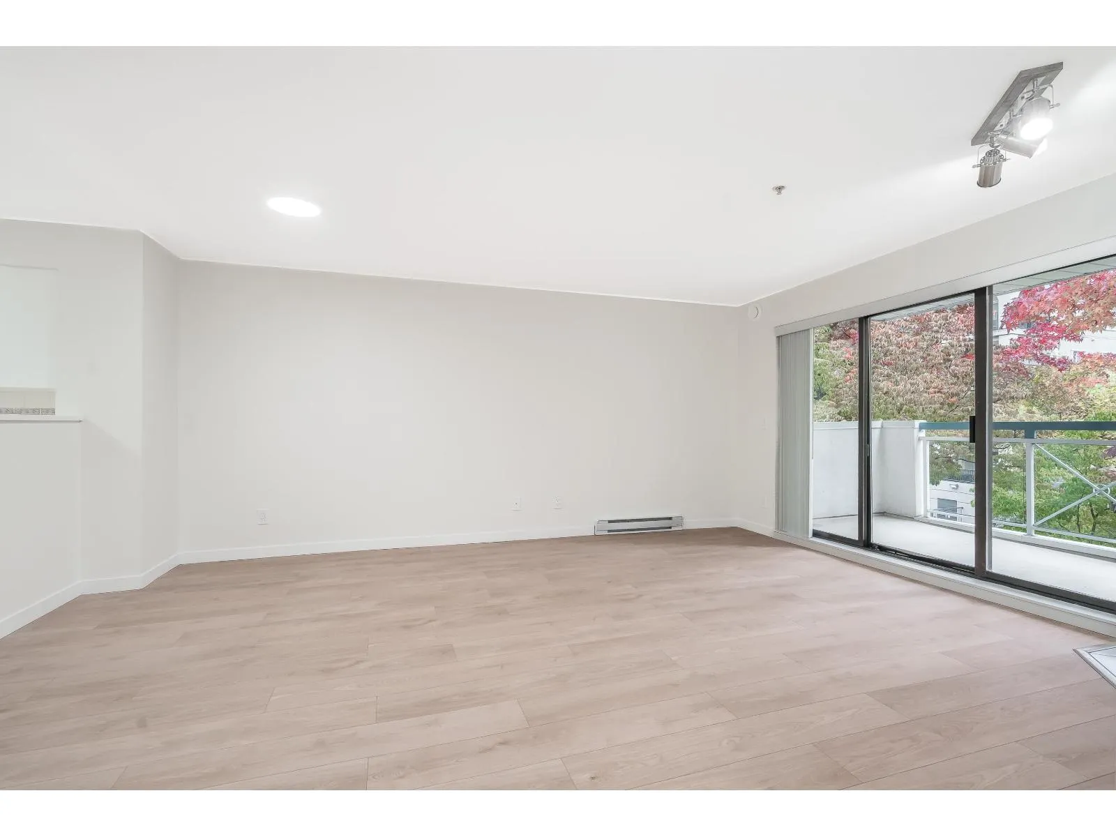 207 20268 54 AVENUE