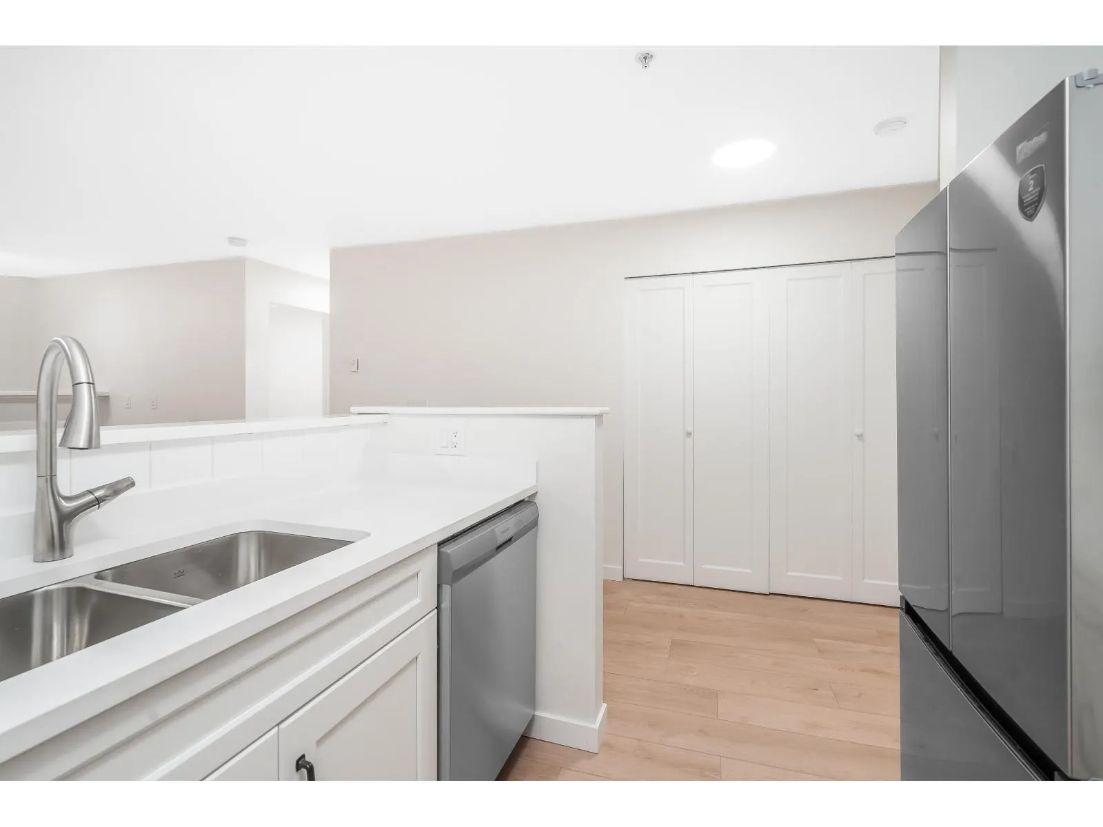 207 20268 54 AVENUE