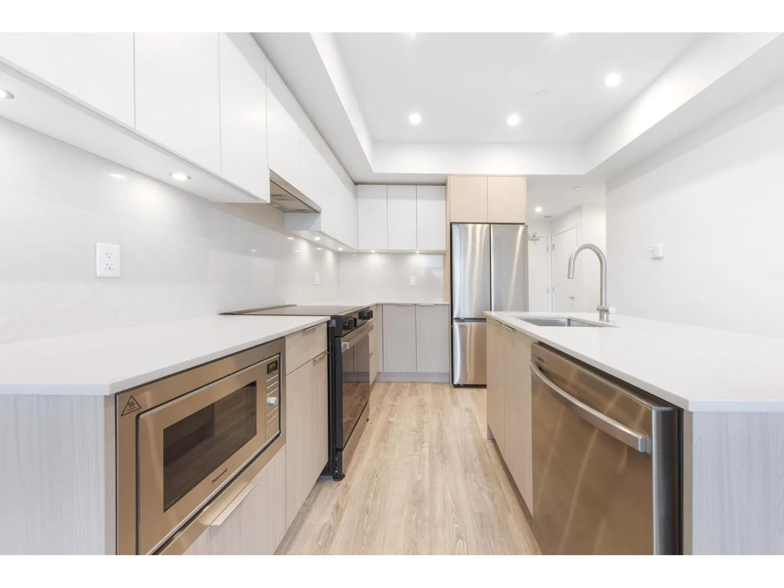 607 10828 139A STREET