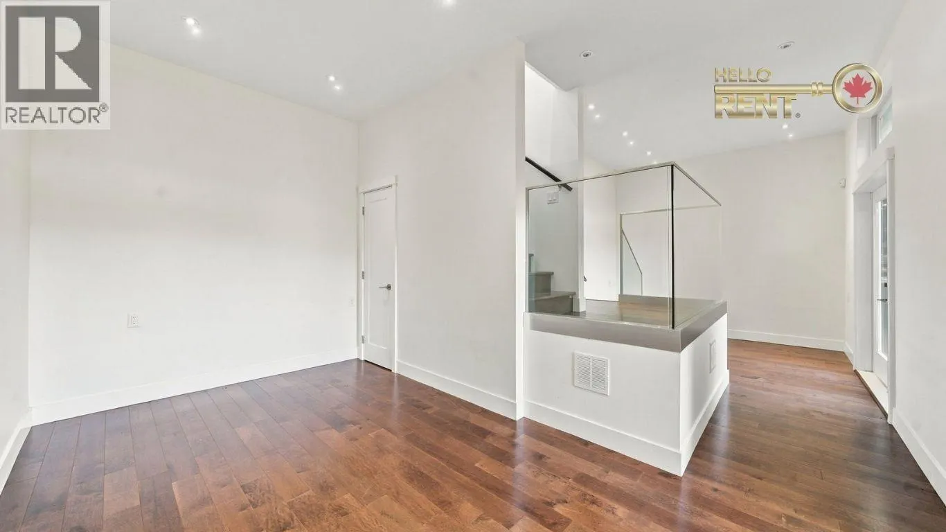 458 NORTHCLIFFE CRESCENT