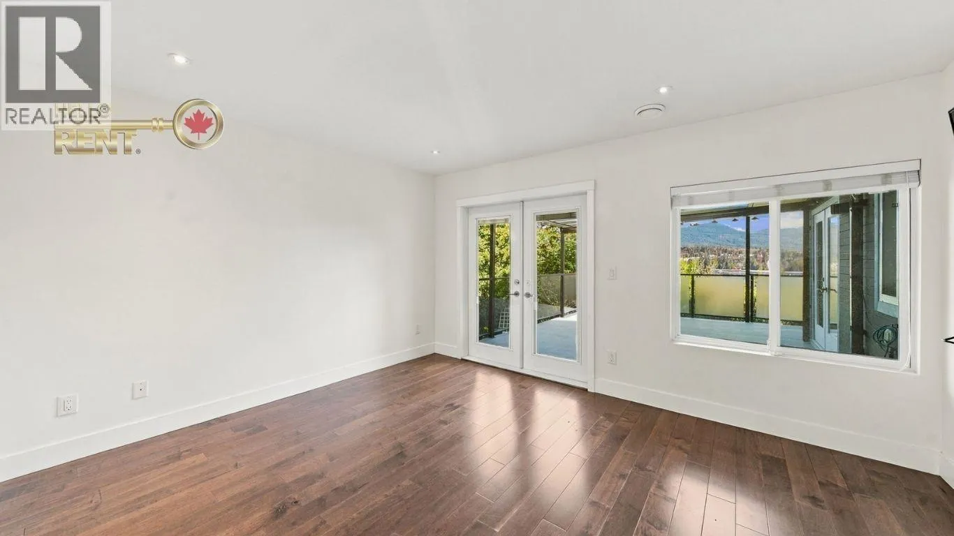458 NORTHCLIFFE CRESCENT